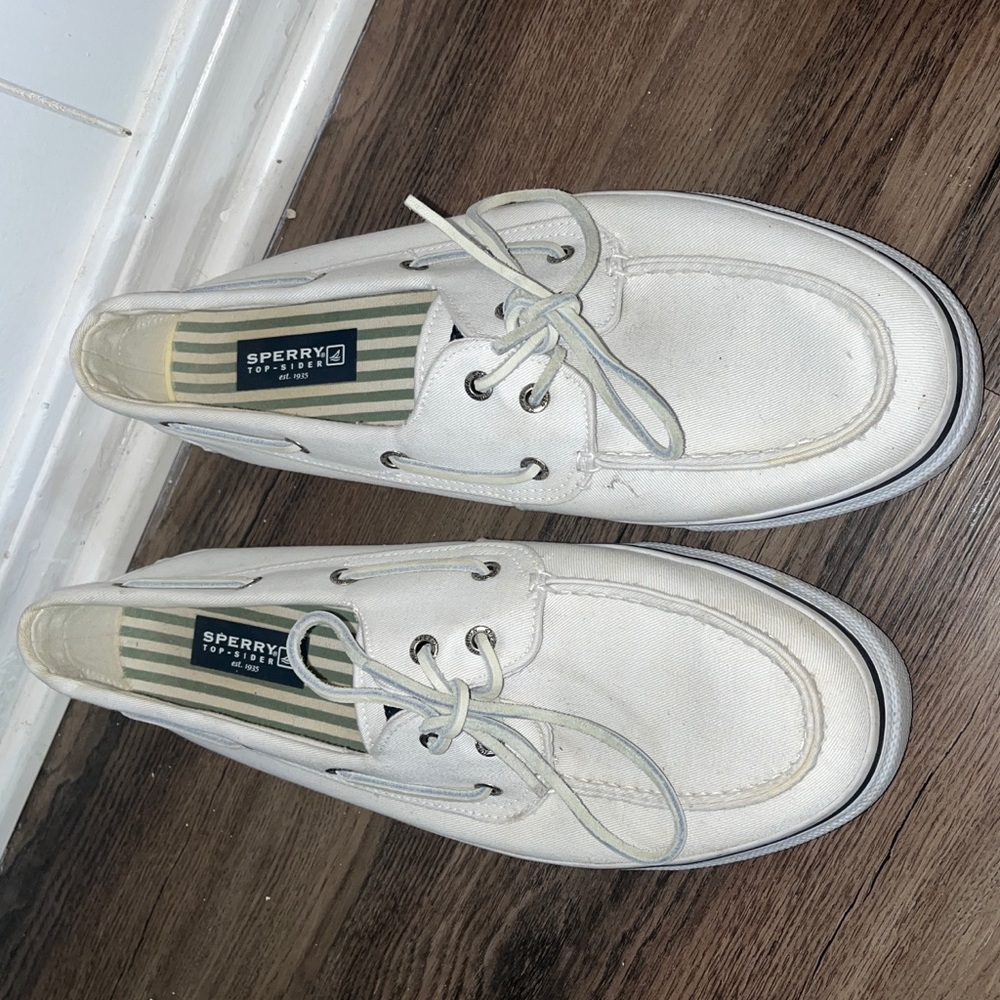 Mens white Sperrys